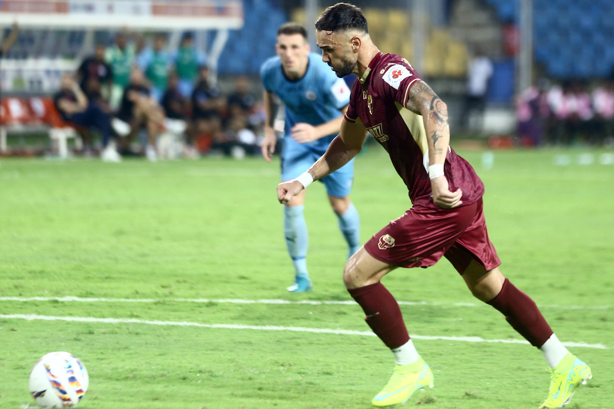Mumbai City FC extend unbeaten streak against FC Goa to 13 games with 2-1 win