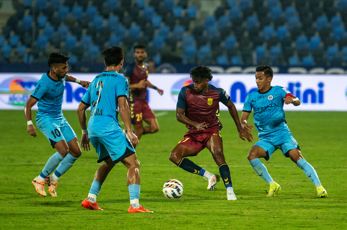 ISL 2024-25 Matchweek 10 Report: MCFC vs HFC: Mumbai City FC take all 3 points in a 1-0 win over Hyderabad FC