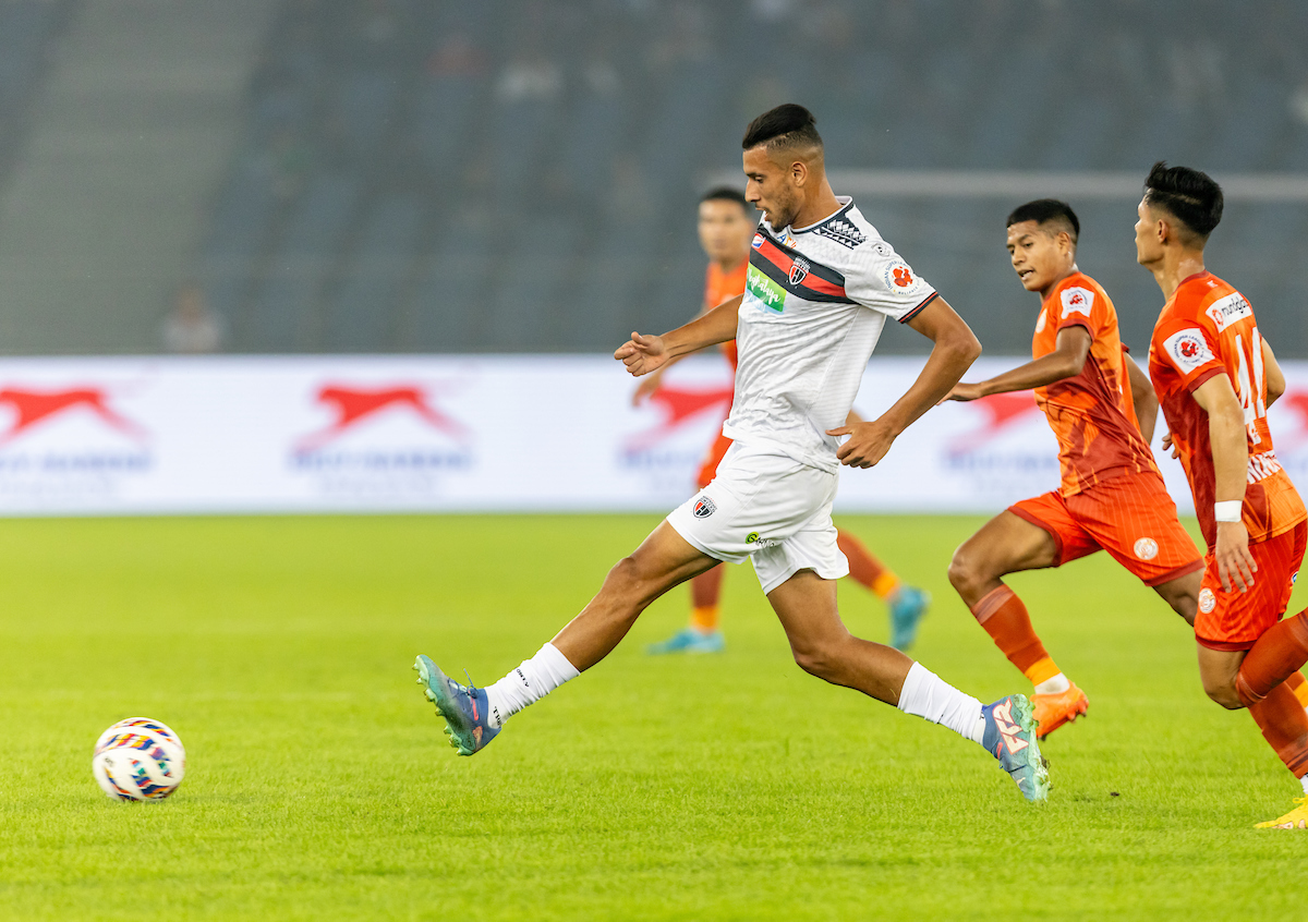 ISL 2024-25 Matchweek 9 Report: PFC vs NEUFC: Early onslaught enables 10-man NorthEast United FC to take three points at the home of Punjab FC