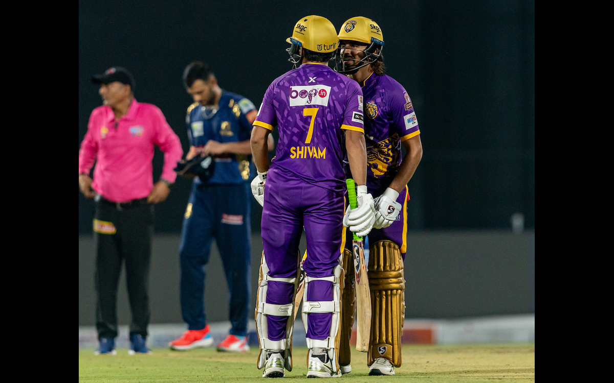 DPL 2025: New Delhi Tigers Outclass Outer Delhi Warriors with 7-Wicket Win